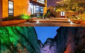 Zhangjiajie Thirty One Tianmen&Avator Mountin National Forest Park-Free Pick Up -Free Lanudry Close To The Hehua Airport&Zhangjiajiexi Railway Stetion -Tour And Ticket Services-English Language Service